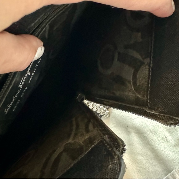 SALVATORE FERRAGAMO (100% Authentic) - Saffiano Leather Chain-Link Shoulder Bag - Picture 15 of 16